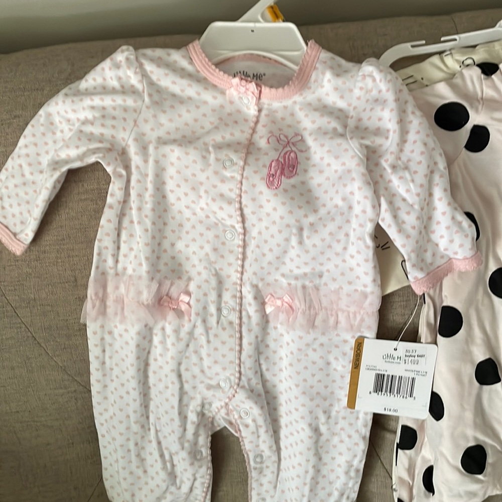 5 new with tags newborn outfits